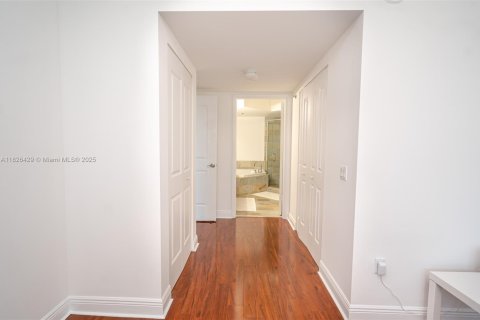 Copropriété à vendre à Sunrise, Floride: 2 chambres, 108.23 m2 № 1963522 - photo 6