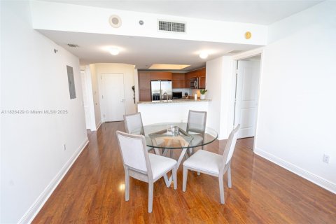 Copropriété à vendre à Sunrise, Floride: 2 chambres, 108.23 m2 № 1963522 - photo 12