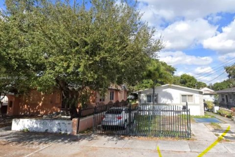 Villa ou maison à louer à Miami, Floride: 2 chambres, 69.68 m2 № 1890002 - photo 2