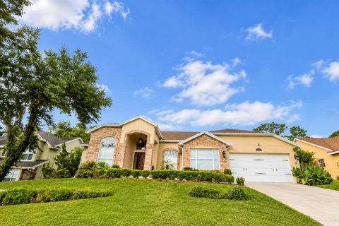 House in Apopka, Florida 4 bedrooms, 213.58 sq.m. № 2352482