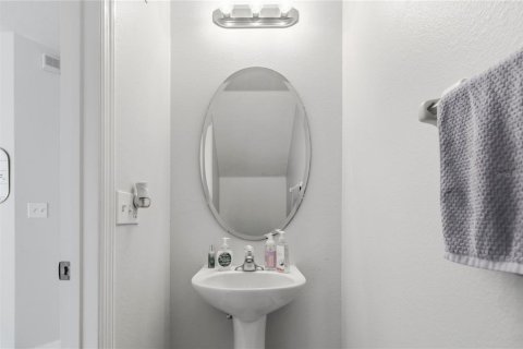 Touwnhouse à vendre à Orlando, Floride: 3 chambres, 137.12 m2 № 2418330 - photo 10