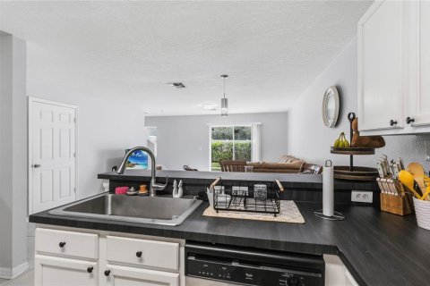 Touwnhouse à vendre à Orlando, Floride: 3 chambres, 137.12 m2 № 2418330 - photo 6