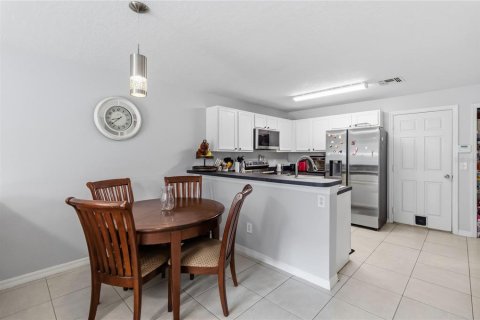 Touwnhouse à vendre à Orlando, Floride: 3 chambres, 137.12 m2 № 2418330 - photo 4