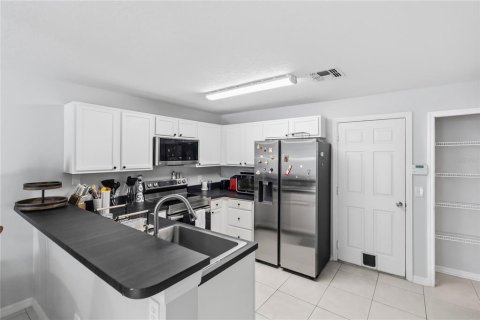Touwnhouse à vendre à Orlando, Floride: 3 chambres, 137.12 m2 № 2418330 - photo 5