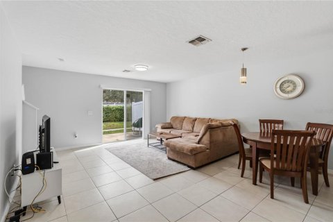 Touwnhouse à vendre à Orlando, Floride: 3 chambres, 137.12 m2 № 2418330 - photo 7