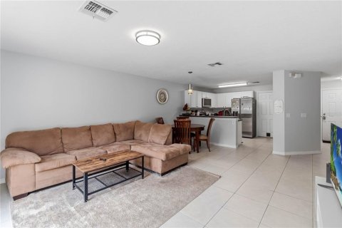 Touwnhouse à vendre à Orlando, Floride: 3 chambres, 137.12 m2 № 2418330 - photo 9