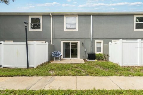 Touwnhouse à vendre à Orlando, Floride: 3 chambres, 137.12 m2 № 2418330 - photo 18