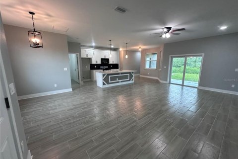 Casa en alquiler en Port Charlotte, Florida, 4 dormitorios, 176.51 m2 № 1907216 - foto 4