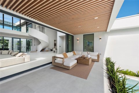 Снять в аренду виллу или дом в Майами, Флорида 5 спален, 495.73м2, № 1951704 - фото 20