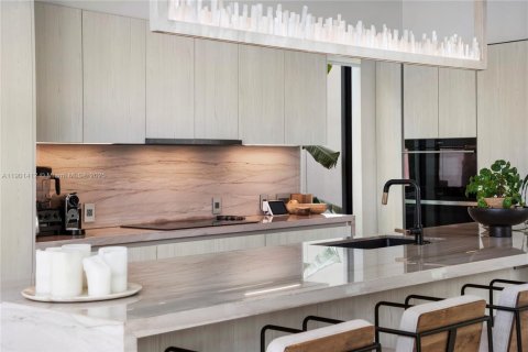 Снять в аренду виллу или дом в Майами, Флорида 5 спален, 495.73м2, № 1951704 - фото 14