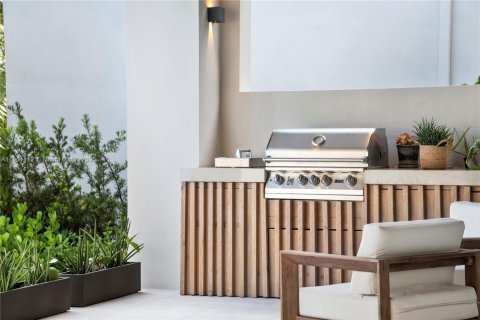 Снять в аренду виллу или дом в Майами, Флорида 5 спален, 495.73м2, № 1951704 - фото 23