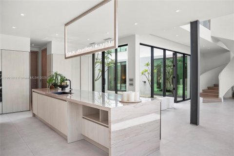 Снять в аренду виллу или дом в Майами, Флорида 5 спален, 495.73м2, № 1951704 - фото 15