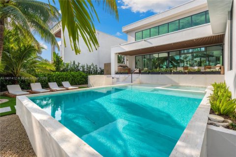 Снять в аренду виллу или дом в Майами, Флорида 5 спален, 495.73м2, № 1951704 - фото 28