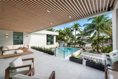 Снять в аренду виллу или дом в Майами, Флорида 5 спален, 495.73м2, № 1951704 - фото 21