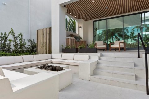 Снять в аренду виллу или дом в Майами, Флорида 5 спален, 495.73м2, № 1951704 - фото 24