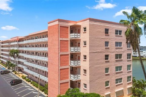Condo à Gulfport, Floride, 1 chambre  № 2321243