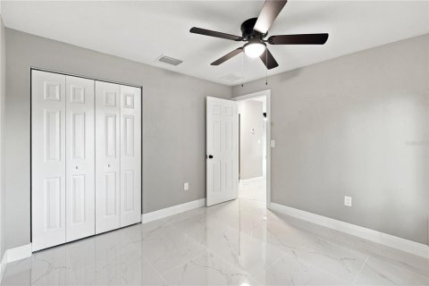 Villa ou maison à vendre à New Port Richey, Floride: 3 chambres, 119.19 m2 № 2339423 - photo 15