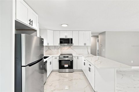 Villa ou maison à vendre à New Port Richey, Floride: 3 chambres, 119.19 m2 № 2339423 - photo 11