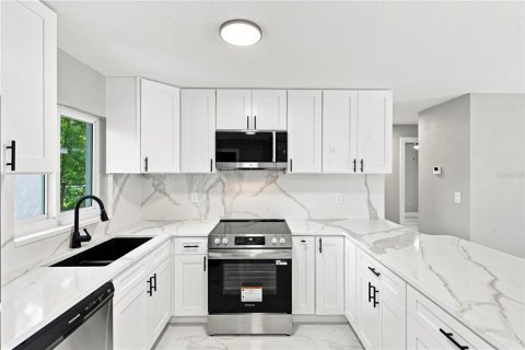 Villa ou maison à vendre à New Port Richey, Floride: 3 chambres, 119.19 m2 № 2339423 - photo 10