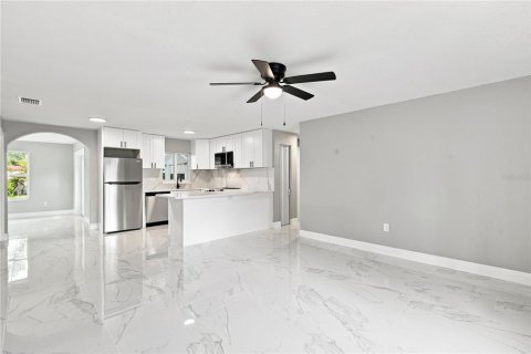 Villa ou maison à vendre à New Port Richey, Floride: 3 chambres, 119.19 m2 № 2339423 - photo 8