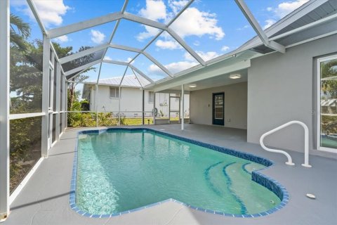 House in Punta Gorda, Florida 2 bedrooms, 167.04 sq.m. № 1750165 - photo 30