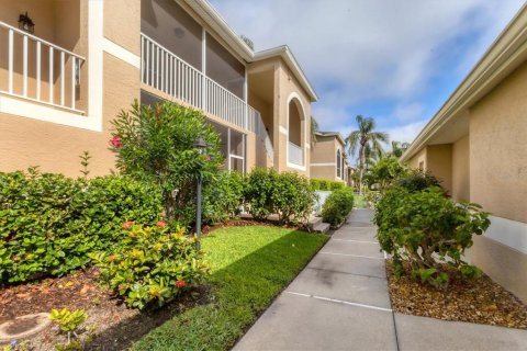 Condo in Sarasota, Florida, 2 bedrooms  № 1592613 - photo 3