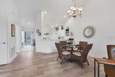 Condo in Sarasota, Florida, 2 bedrooms  № 1592613 - photo 9