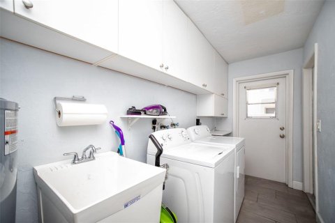 House in Largo, Florida 3 bedrooms, 171.4 sq.m. № 1747405 - photo 22