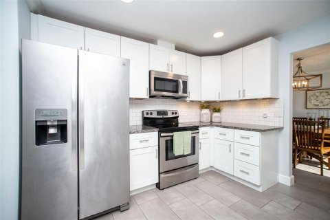 House in Largo, Florida 3 bedrooms, 171.4 sq.m. № 1747405 - photo 8