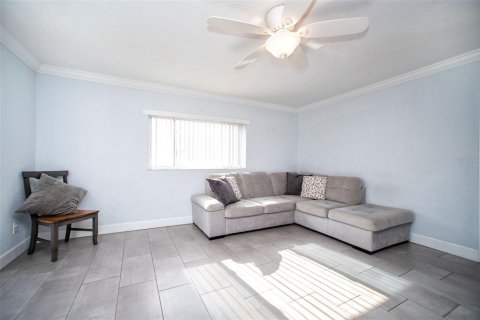 House in Largo, Florida 3 bedrooms, 171.4 sq.m. № 1747405 - photo 13