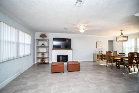 House in Largo, Florida 3 bedrooms, 171.4 sq.m. № 1747405 - photo 4