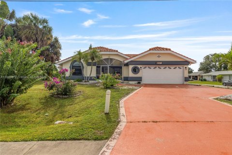 Casa en venta en Port Charlotte, Florida, 4 dormitorios, 174.66 m2 № 1944001 - foto 4