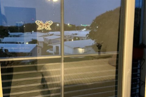 Copropriété à vendre à Hollywood, Floride: 1 chambre, 65.31 m2 № 1860493 - photo 9