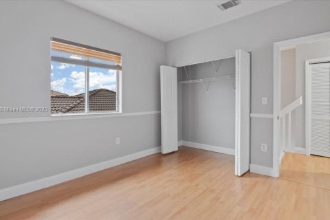 Снять в аренду виллу или дом в Майами, Флорида 4 спальни, 188.59м2, № 1930818 - фото 10