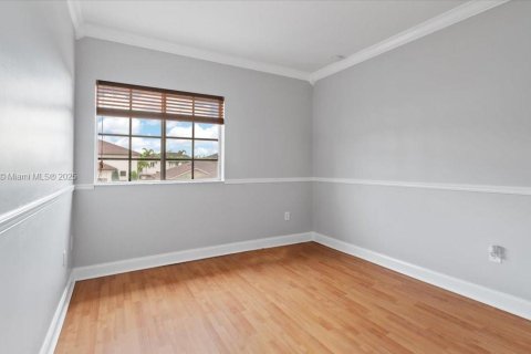 Снять в аренду виллу или дом в Майами, Флорида 4 спальни, 188.59м2, № 1930818 - фото 17