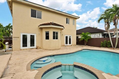 Снять в аренду виллу или дом в Майами, Флорида 4 спальни, 188.59м2, № 1930818 - фото 23