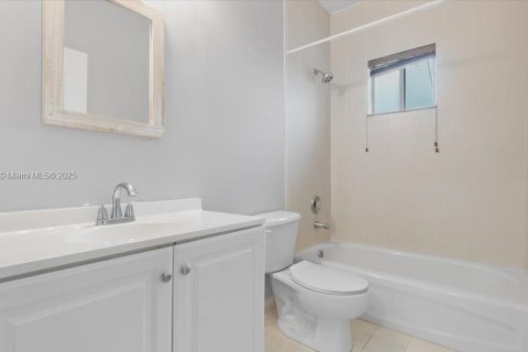 Снять в аренду виллу или дом в Майами, Флорида 4 спальни, 188.59м2, № 1930818 - фото 15