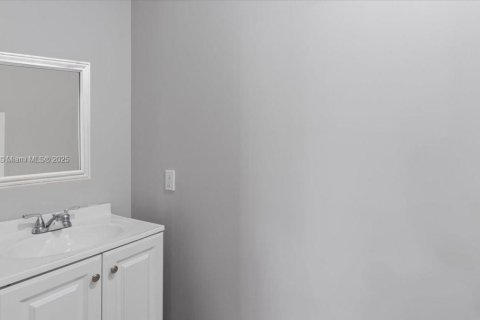 Снять в аренду виллу или дом в Майами, Флорида 4 спальни, 188.59м2, № 1930818 - фото 9