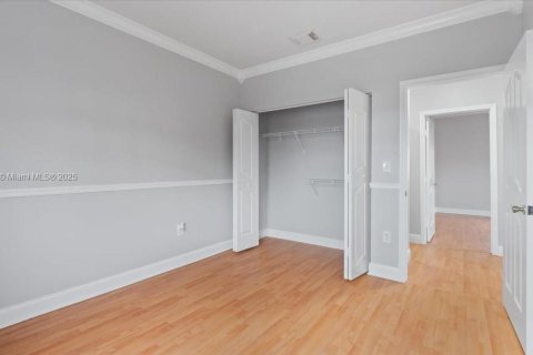 Снять в аренду виллу или дом в Майами, Флорида 4 спальни, 188.59м2, № 1930818 - фото 18