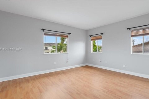 Снять в аренду виллу или дом в Майами, Флорида 4 спальни, 188.59м2, № 1930818 - фото 19