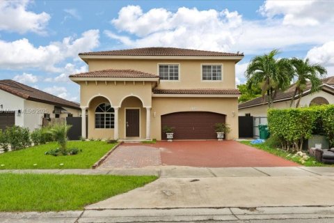 Снять в аренду виллу или дом в Майами, Флорида 4 спальни, 188.59м2, № 1930818 - фото 1