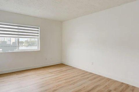 Condominio en alquiler en Miami, Florida, 2 dormitorios, 92.07 m2 № 1948143 - foto 20