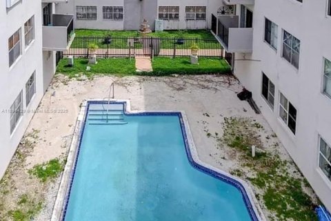 Condominio en alquiler en Miami, Florida, 2 dormitorios, 92.07 m2 № 1948143 - foto 28