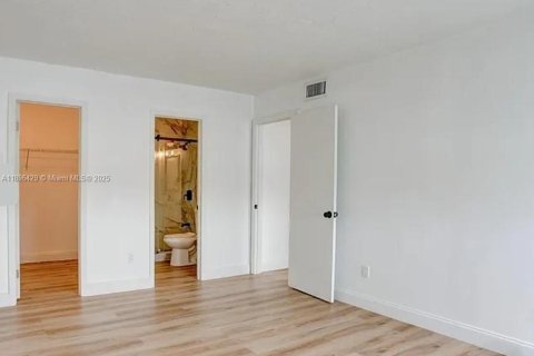 Condominio en alquiler en Miami, Florida, 2 dormitorios, 92.07 m2 № 1948143 - foto 21