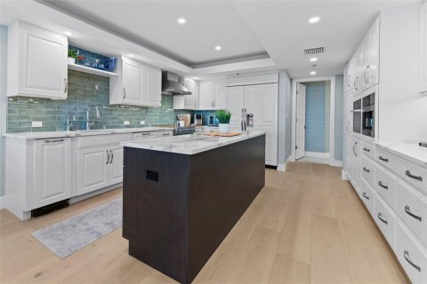 Copropriété à vendre à Longboat Key, Floride: 3 chambres, 314.2 m2 № 1585784 - photo 13