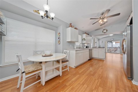 House in Clermont, Florida 3 bedrooms, 146.14 sq.m. № 1803042 - photo 6