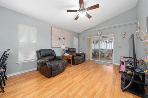 House in Clermont, Florida 3 bedrooms, 146.14 sq.m. № 1803042 - photo 12