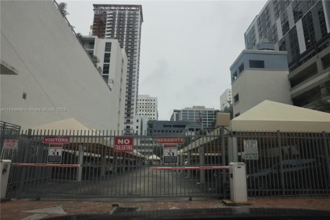 Copropriété à vendre à Miami, Floride: 3 chambres, 126.63 m2 № 1985284 - photo 14