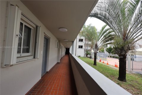 Copropriété à vendre à Miami, Floride: 3 chambres, 126.63 m2 № 1985284 - photo 18