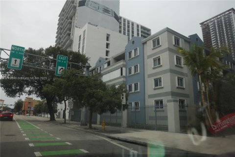 Copropriété à vendre à Miami, Floride: 3 chambres, 126.63 m2 № 1985284 - photo 17